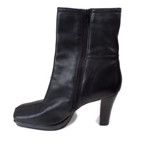 Apostrophe Joyce Womens Leather Heeled Booties Size 9M